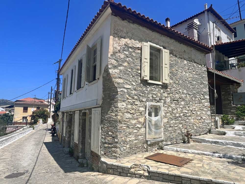 listing-image